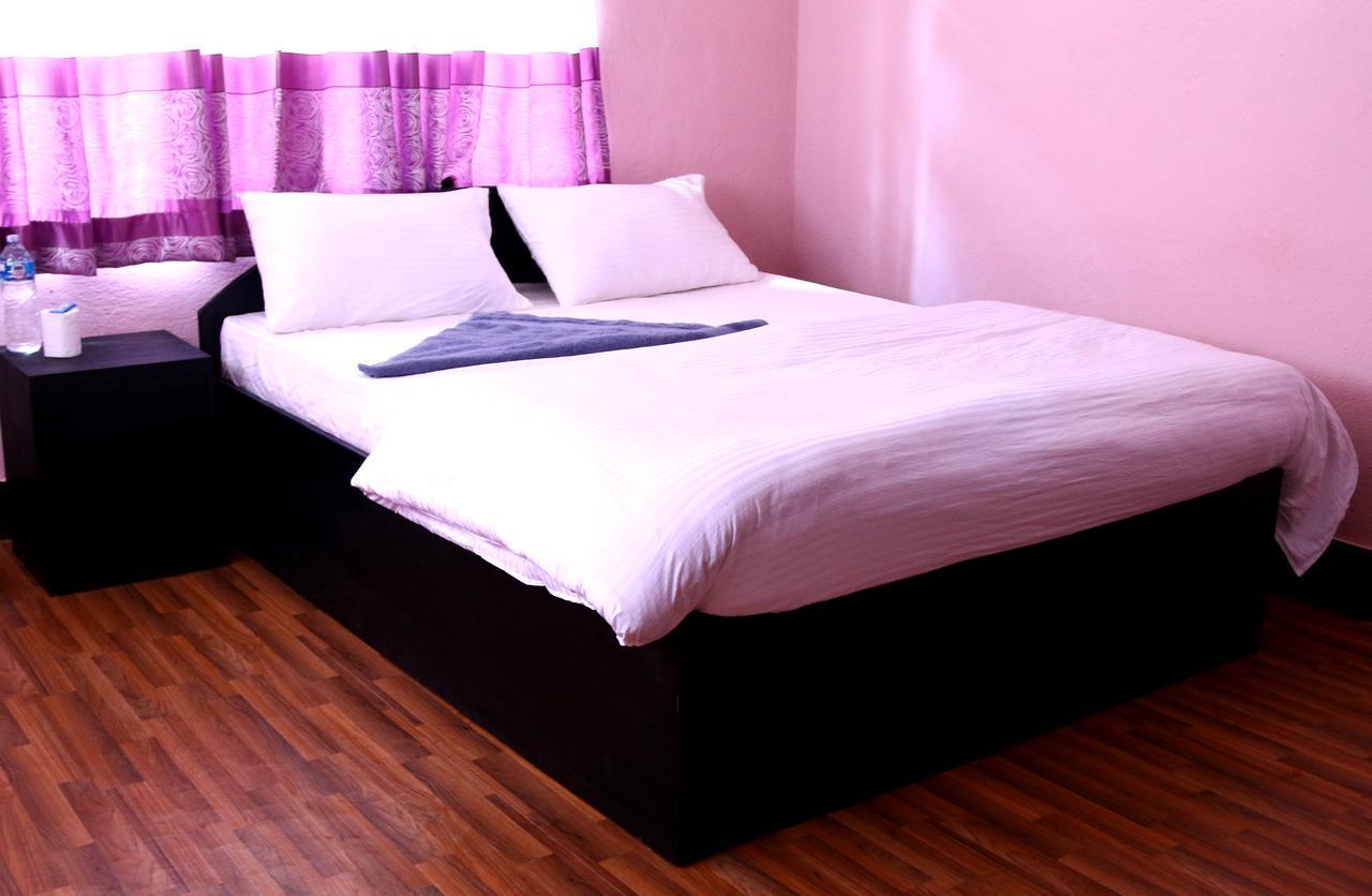 Mitra Garden Inn Katmandu Eksteriør billede