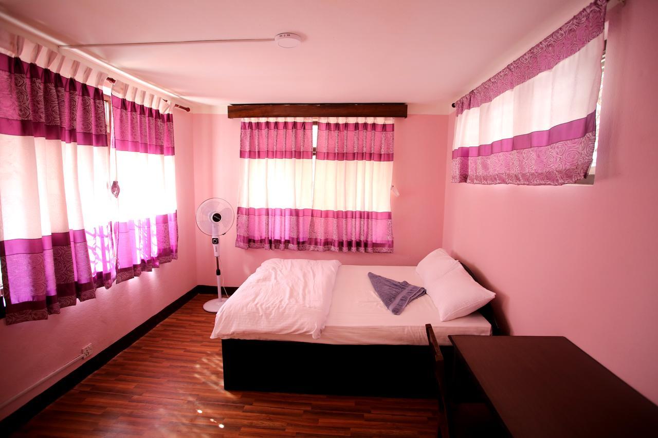 Mitra Garden Inn Katmandu Eksteriør billede