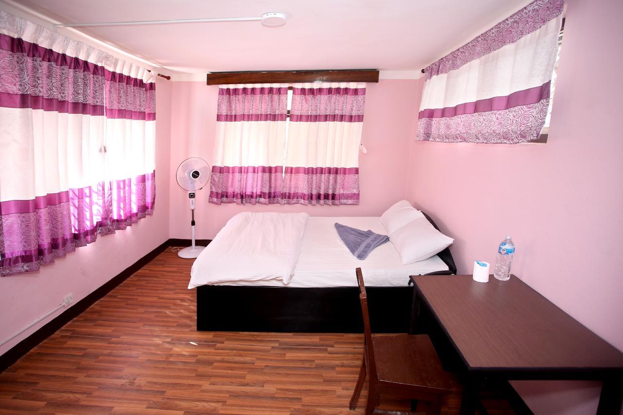 Mitra Garden Inn Katmandu Eksteriør billede