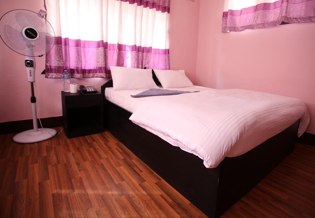 Mitra Garden Inn Katmandu Eksteriør billede